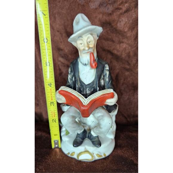 Vintage Flambro Old Man with Pipe reading book Porcelain Figure 7" - Picture 2 of 5